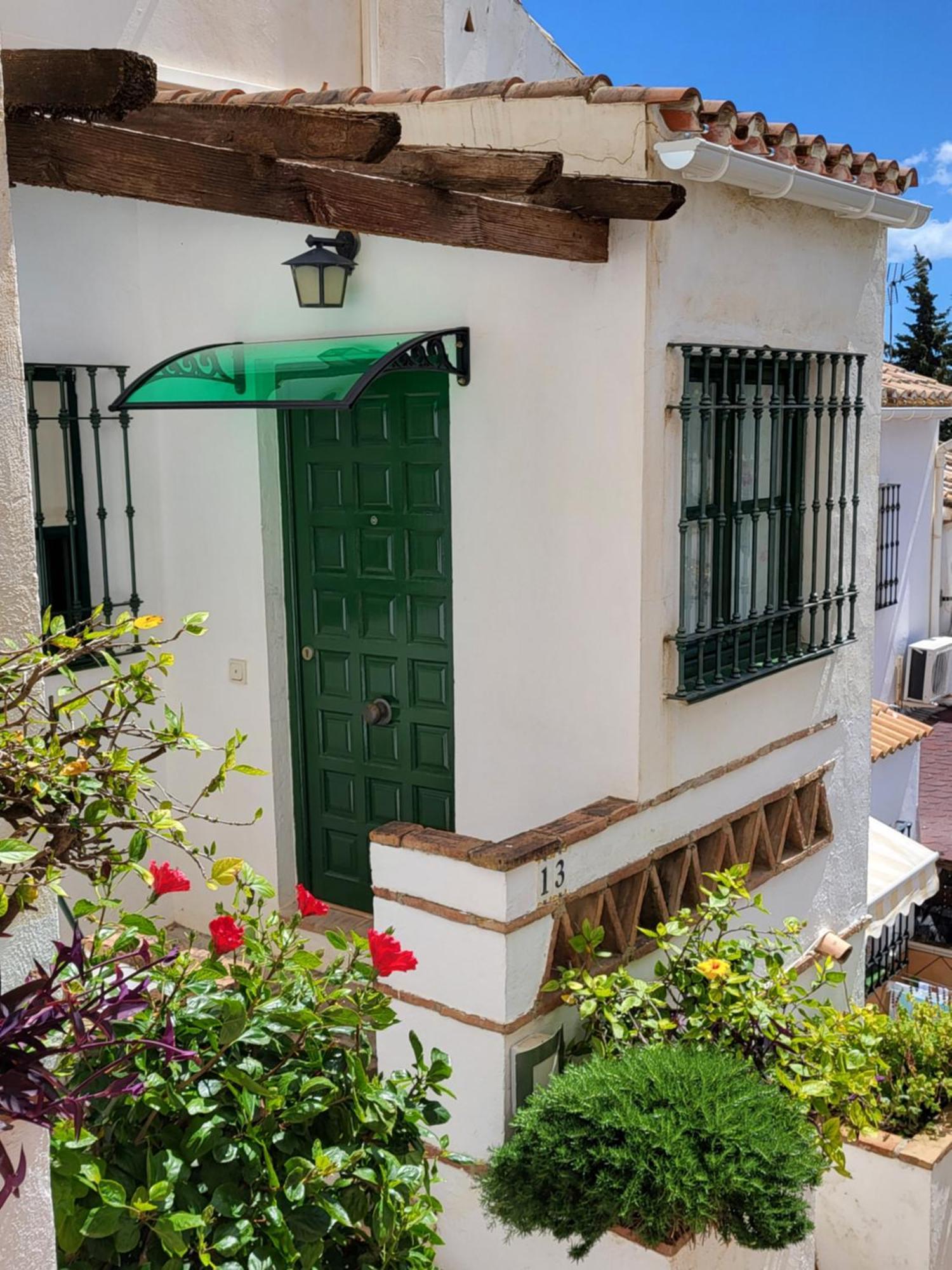 Semi-Detached Adosado Con Encanto -130 M2 - Wifi 600 Mb - Piscina Comunitaria - Patio Privado Torremolinos Exterior foto